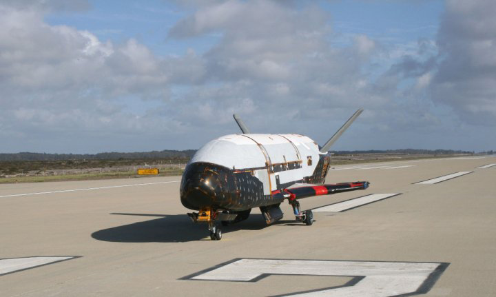 Estados Unidos probará una nueva arma: el avión espacial X-37B